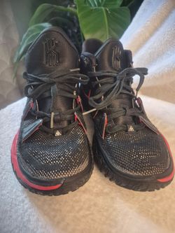 Nike kylie 7 B ligth  mesh infused  wen size 7 uk 8 midsole Air zoom turbo   CQ9326-001