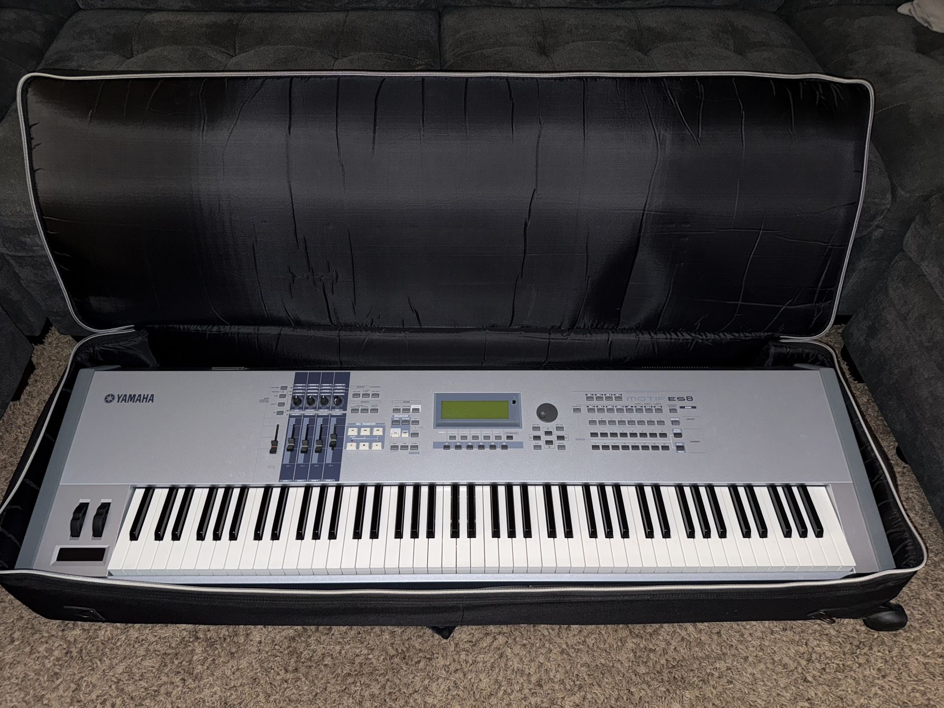 Yamaha Motif ES8 88-Key Keyboard (FOR PARTS) 