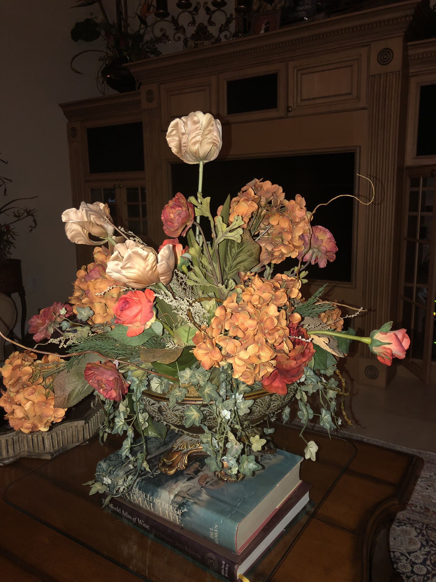 Estate Sale! High end beautiful silk arrangement with gorgeous vase!
