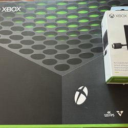 Xbox Series X 1TB SSD Console - Used Great Condition with Play and Charge Kit