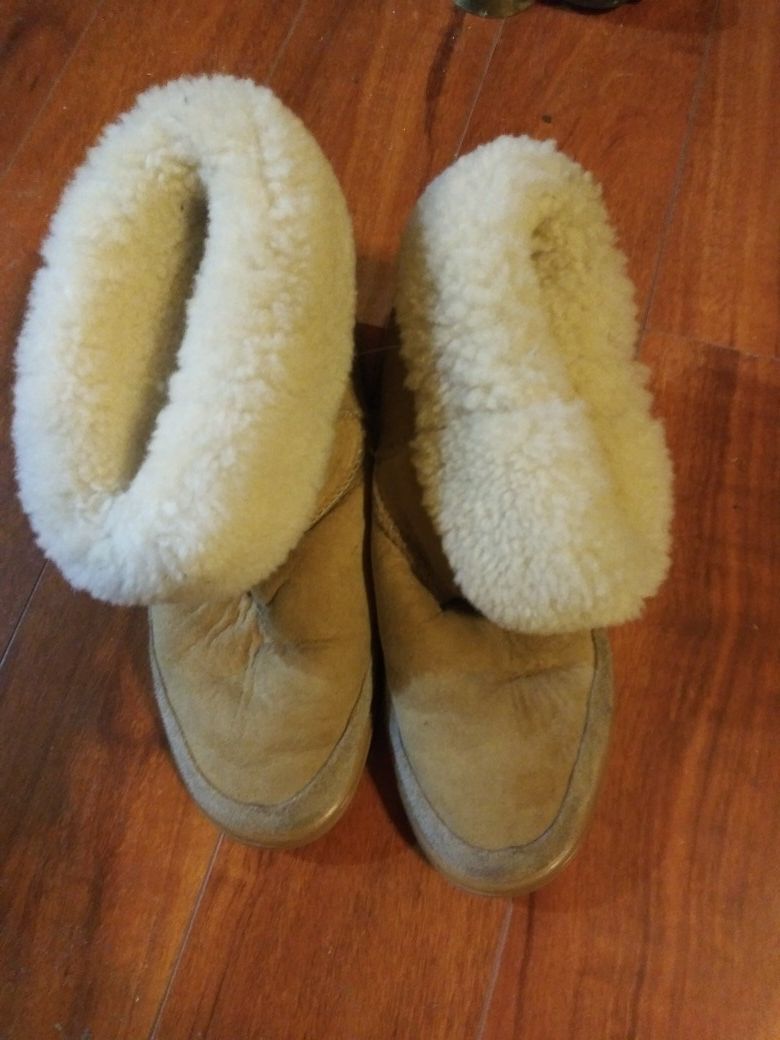 Uggs Fleece Boots Sz: 6M-7L