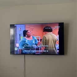55” ROKU SMART TV