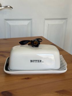 RAE DUNN Plato de cerámica para BUTTER ( mantequilla) NUEVO