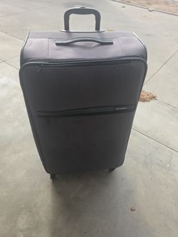 SUIT CASE  WIDTH 18  HIGHT 28 GLENDORA pick up