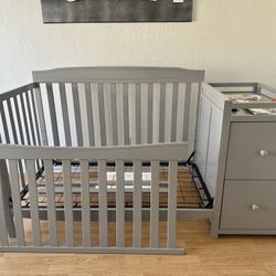 Delta Children Crib n’ Changer Convertible Bed