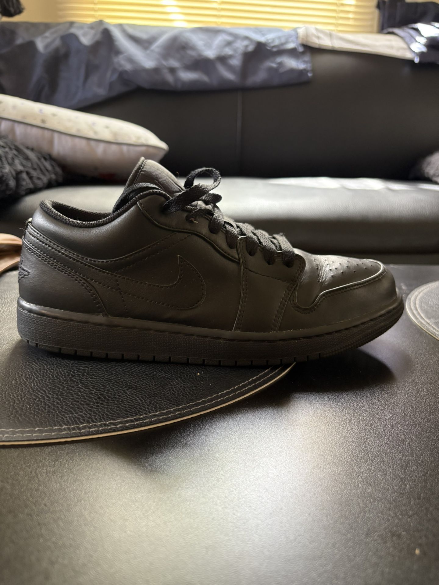 Air Jordan 1 Low Black