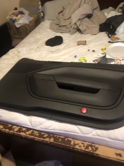 O5-09 Mustang Right Passenger Side Door Panel 