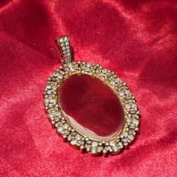 10k Yellow Gold Diamond Oval Memory Pendant 4.0 ctw 