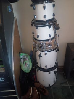 White Drum Kit Shell Pack