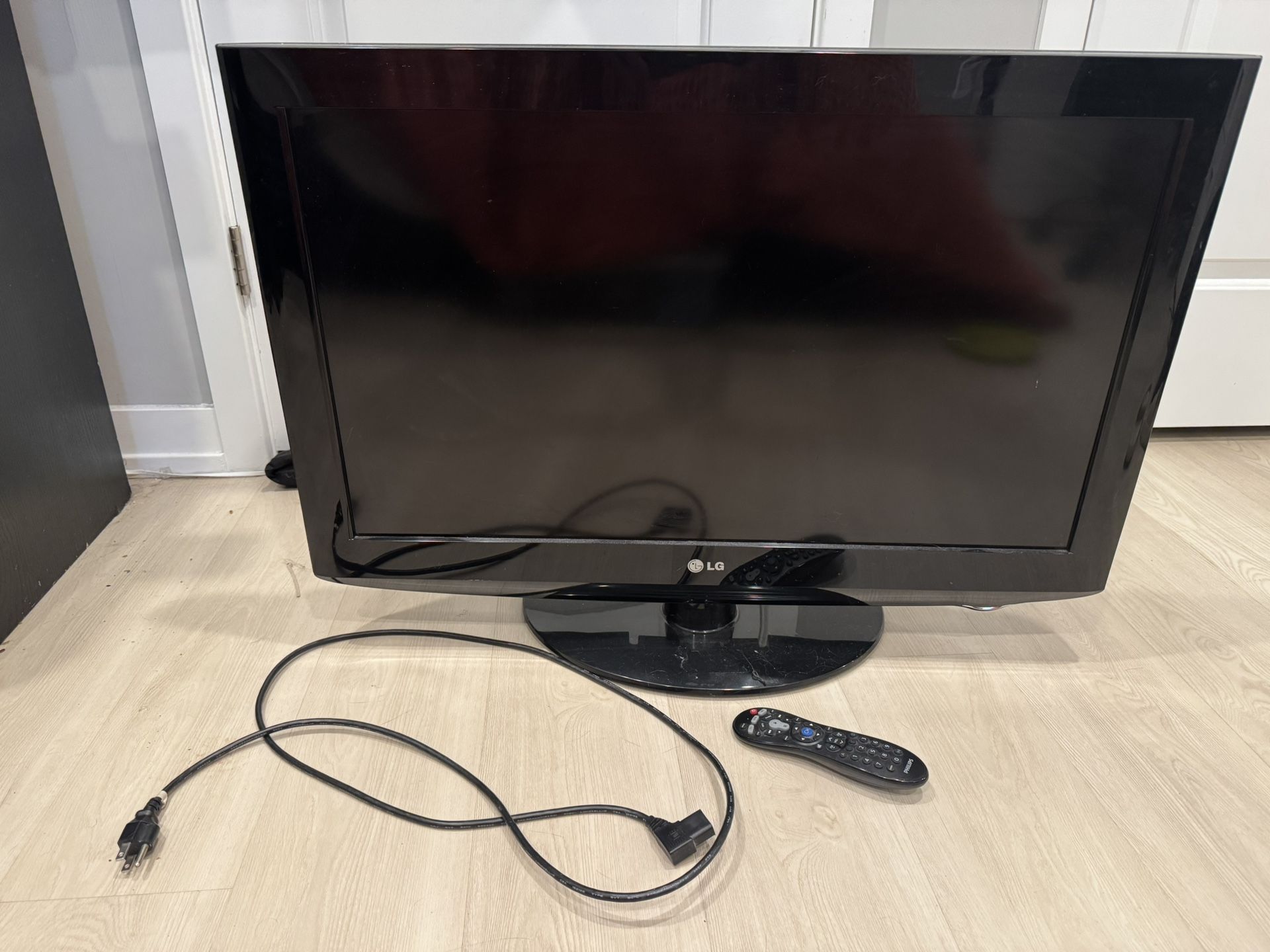 32” LG TV