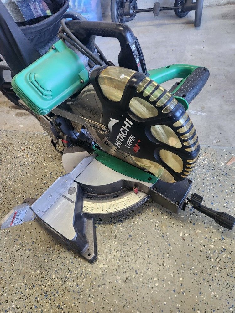 Hitachi 12" MIter SAW