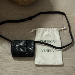 BV Padded Cassette Belt Bag in Black
