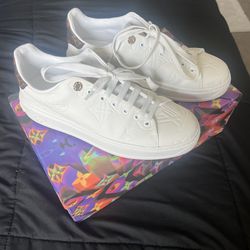 Pink and white time out Louis Vuitton sneakers size