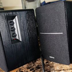 Speaker monitors ! 
