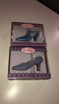 1999 Kings ridge My Treasure Victorian High Heel Resin Shoe Miniature Decoration