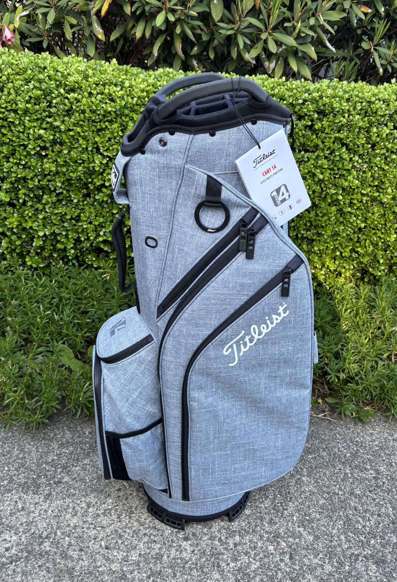 Brand New Discontinued Titleist Cart Bag