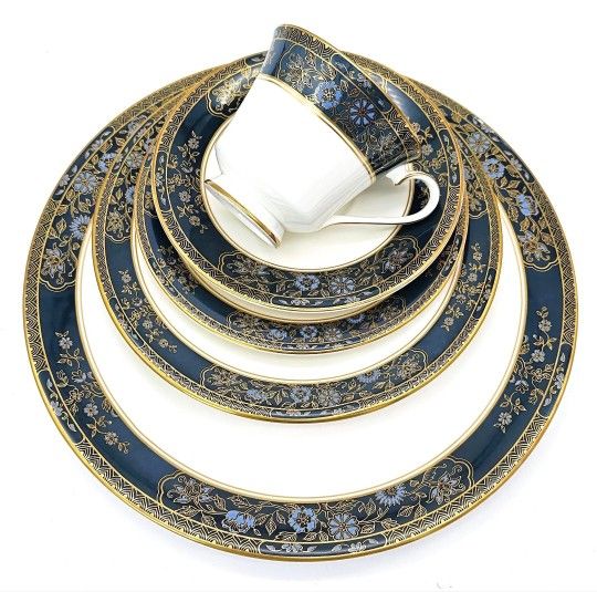 50-Piece Royal Doulton Carlyle China Set