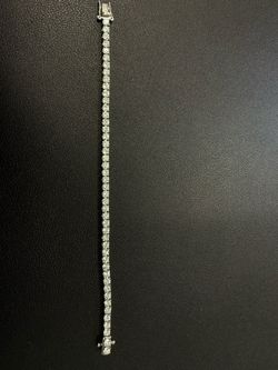 14K White gold 8 ctw tennis bracelet