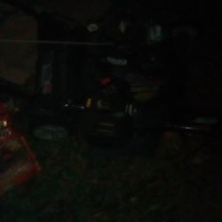 Push Lawn Mower One Pull It Crank.Briggs And Stratton.60$,Plus A Weeder To Go.Just Need A Bubble 