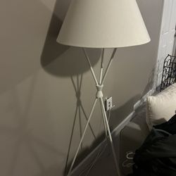 Theshold tripod Floor Lamp