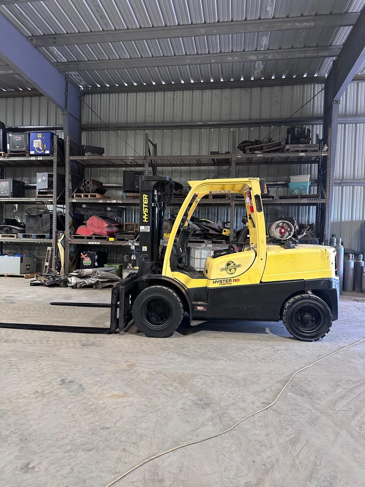 2015 Hyster 11000 lbs capacity forklift