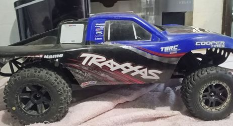Traxxas T-Maxx 1/10 Nitro 2WD RTR RC Truck Blue/Black w/ Controller & Parts