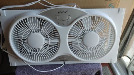 Twin window fan 9" with remote - New