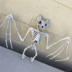 Endoskeleton Decorations : Bat , Snake , Vulture 