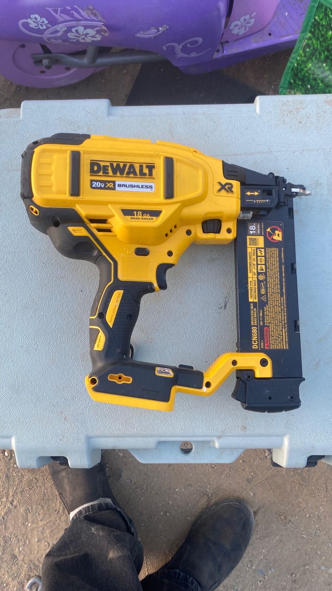 Dewalt 20v Brushless 18 Gauge Brad Nailer