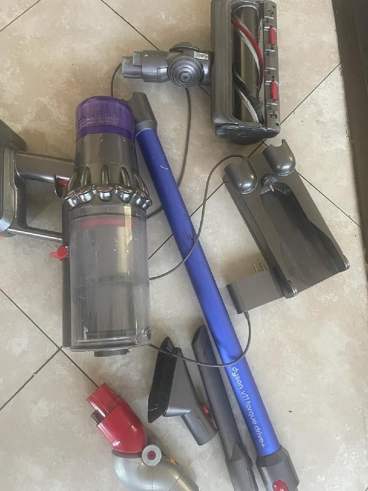 Dyson V11 Origin Cordless Vacuum Cleaner + accessories retail $600