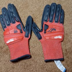 Milwaukee Impact Cut Level 3 Nitrile Dipped Gloves Size M  *Never Used*