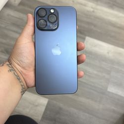 iPhone 15 Pro Max unlocked no scratches practically brand new