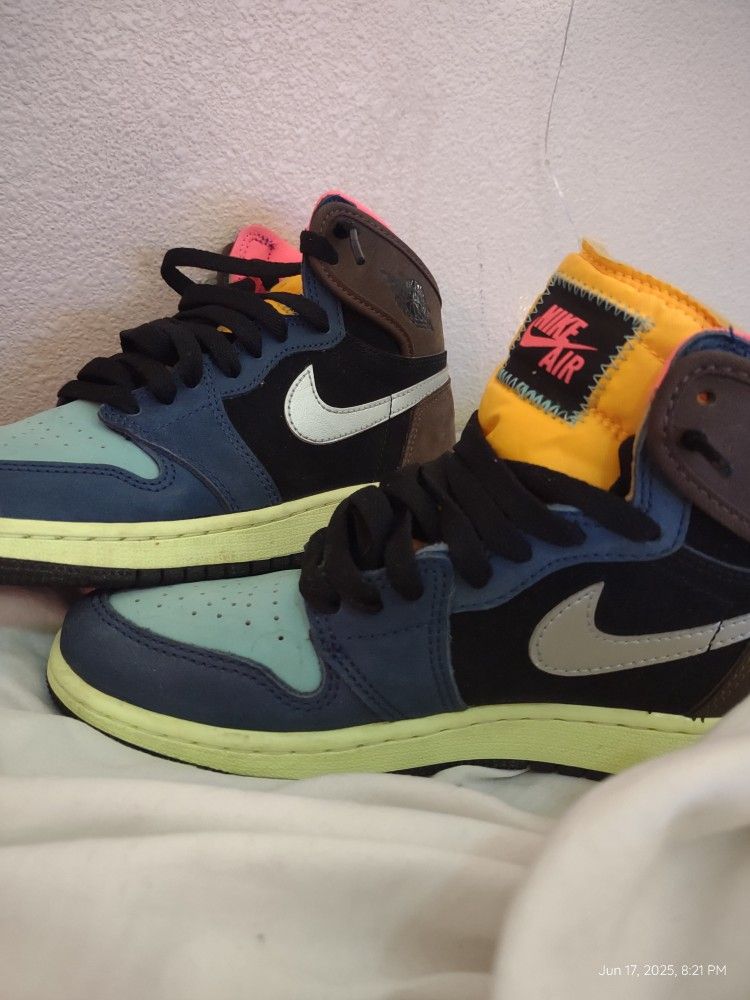 Jordan 1 Retro High
Tokyo Bio Hack Size 4.5y