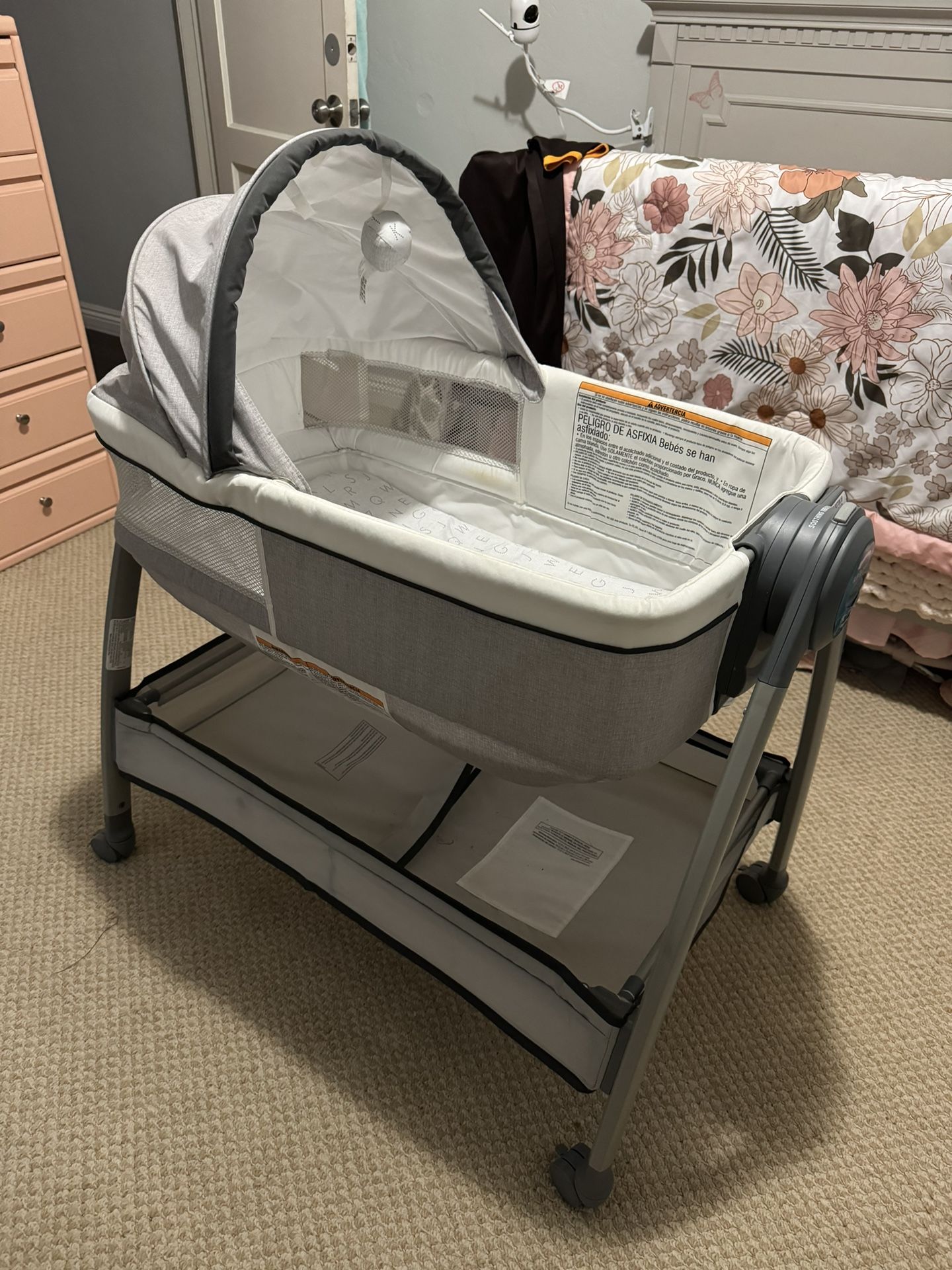 Baby Bassinet 2-1 Flip Into Changing Station