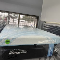 TWIN XL TEMPURPEDIC LUXEBREEZE (SOFT) MATTRESS & BOX SPRING BED SET