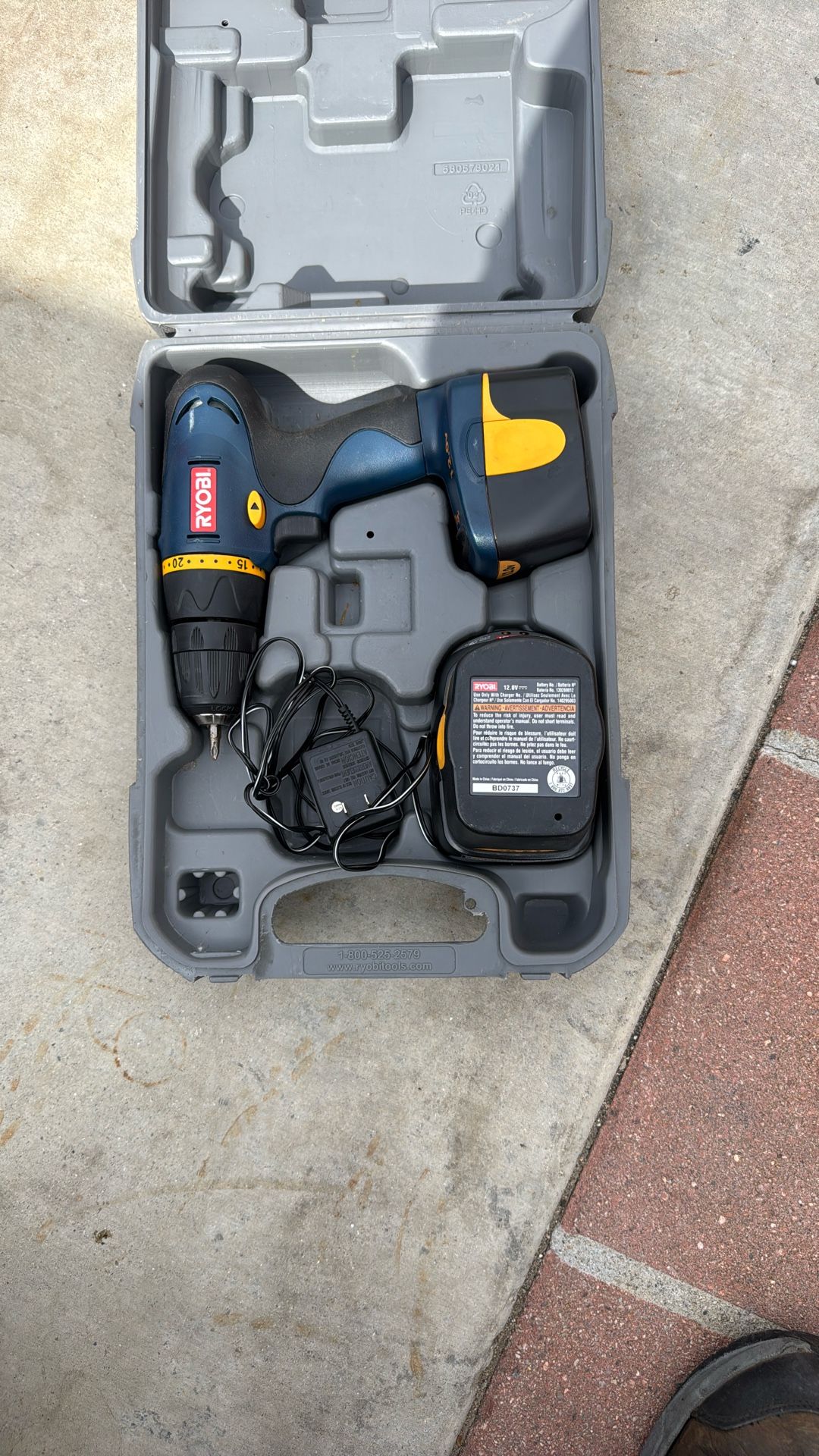 RYOBI 12 Volts Drill