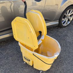 Rubbermaid Mop Bucket 