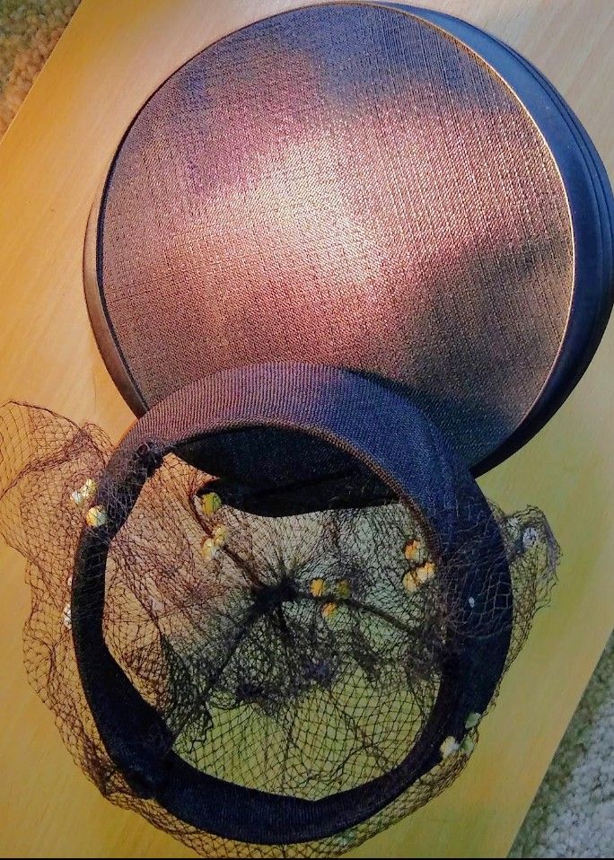 Vintage 50's chapeaux Collection. Bold to Conservative.