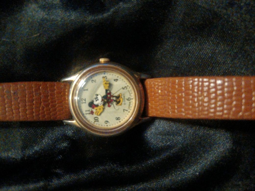 Vintage Lorus Minnie Mouse Watch 