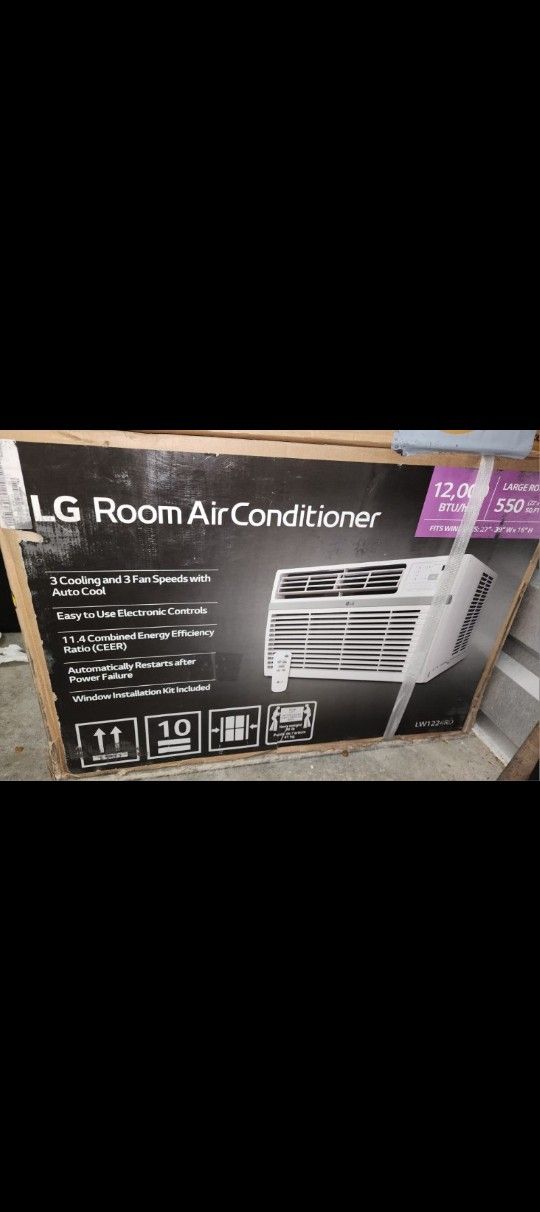 LG 12,000 BTU Air Conditioner 