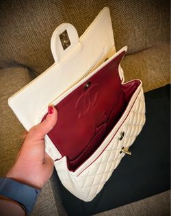 Premium White Leather Pattern Shoulder Bag (Silver Hardware/Deep Red Inside) - NEW!