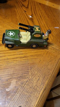 vtg 1950s Japan Tin Litho Friction Army Jeep Car Truck w/ Canon