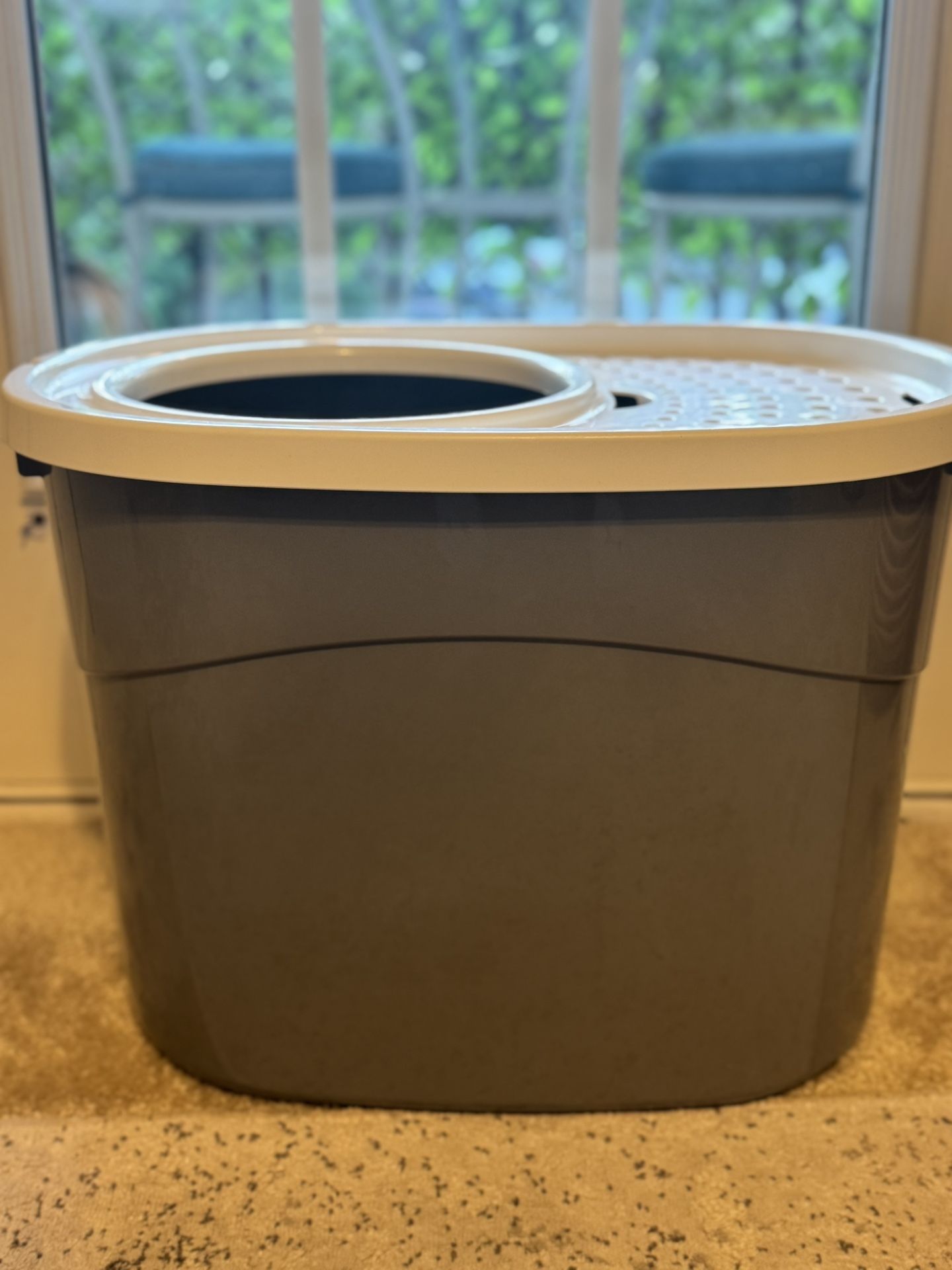 Top Entry Cat Litter Box, Large Enclosed with Litter