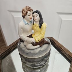 Vintage Napco Rotating Music Box Couple “In Love” Hugging Figurine-LOVE STORY