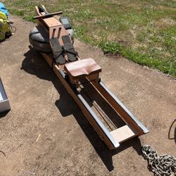 Wood Frame Water Rowing Machine for Sale in La Center WA OfferUp
