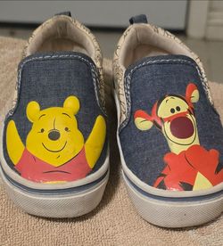 Disney Winnie the pooh slip on size 4