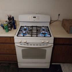 GE Gas Stove
