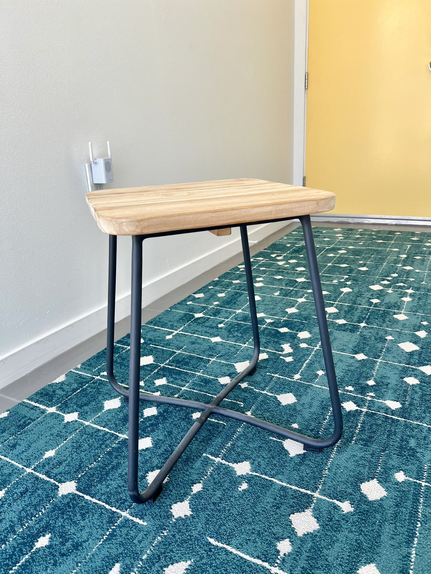 Article Side Table