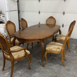 Dinning Table 