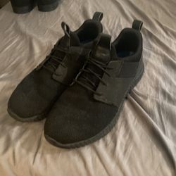 Sketchers Non Slip Shoes Size 10
